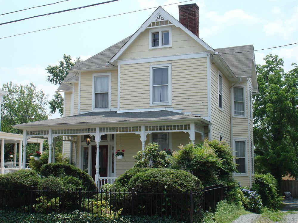 200 South Street Inn Charlottesville Exterior photo