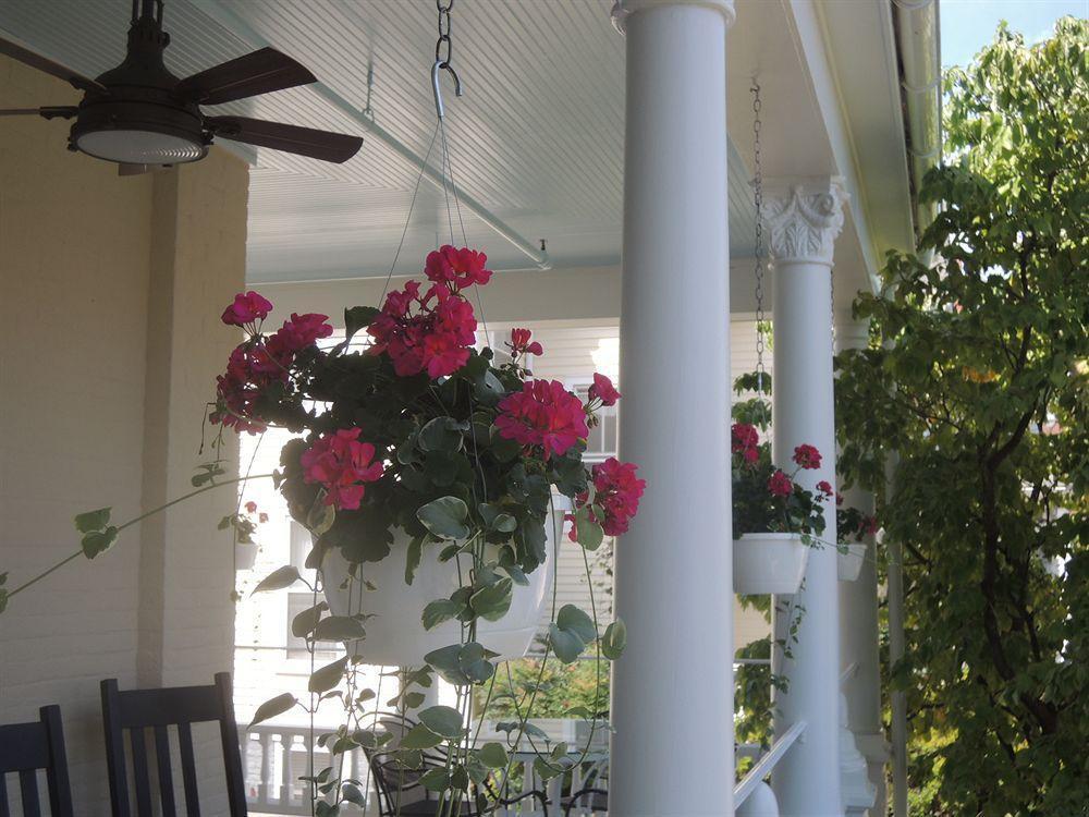 200 South Street Inn Charlottesville Exterior photo
