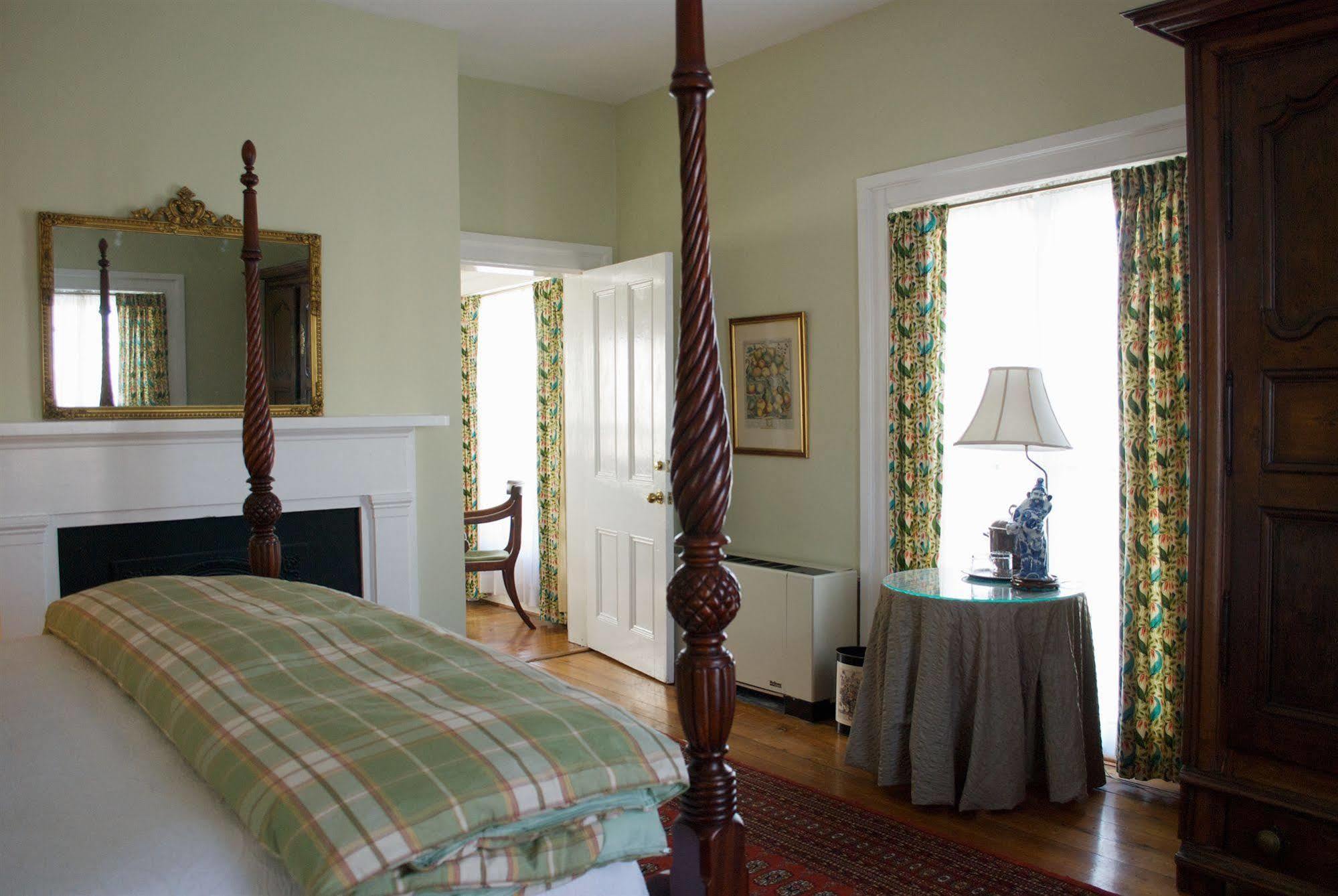 200 South Street Inn Charlottesville Exterior photo